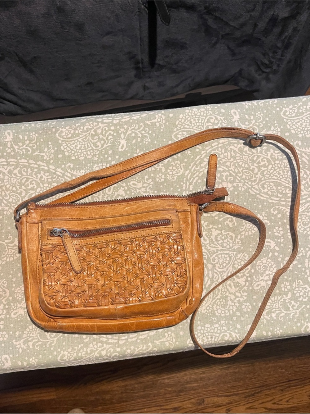 Vilenca Holland Woven Leather Crossbody